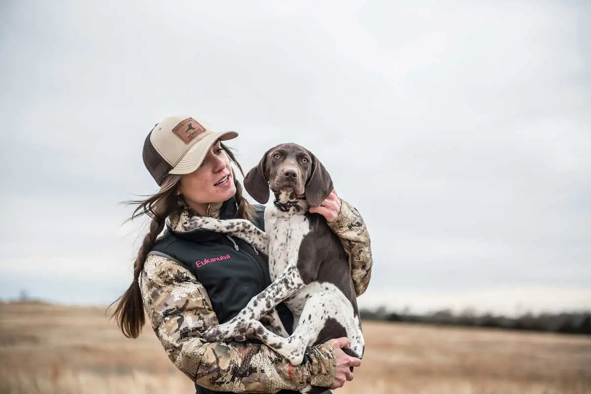river-stone-kennels-whitney-miller-bonding-with-a-gsp-puppy