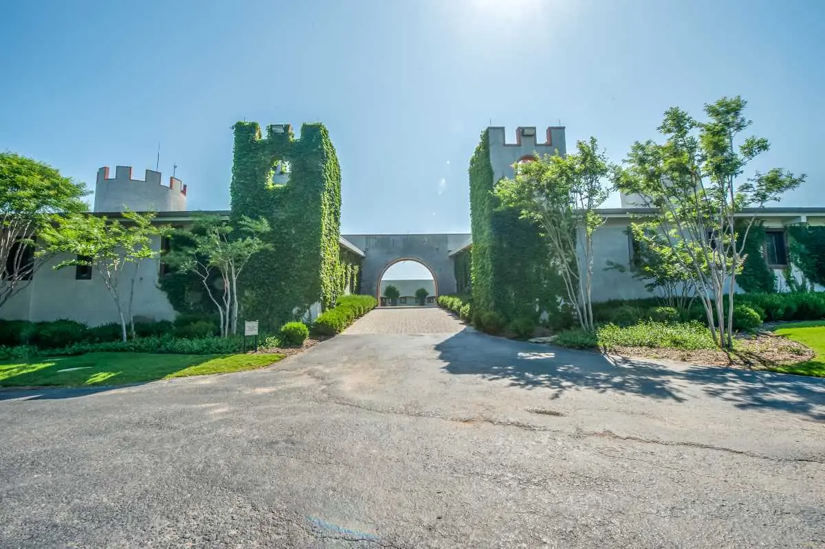 Visiting Greystone Castle Sporting Club