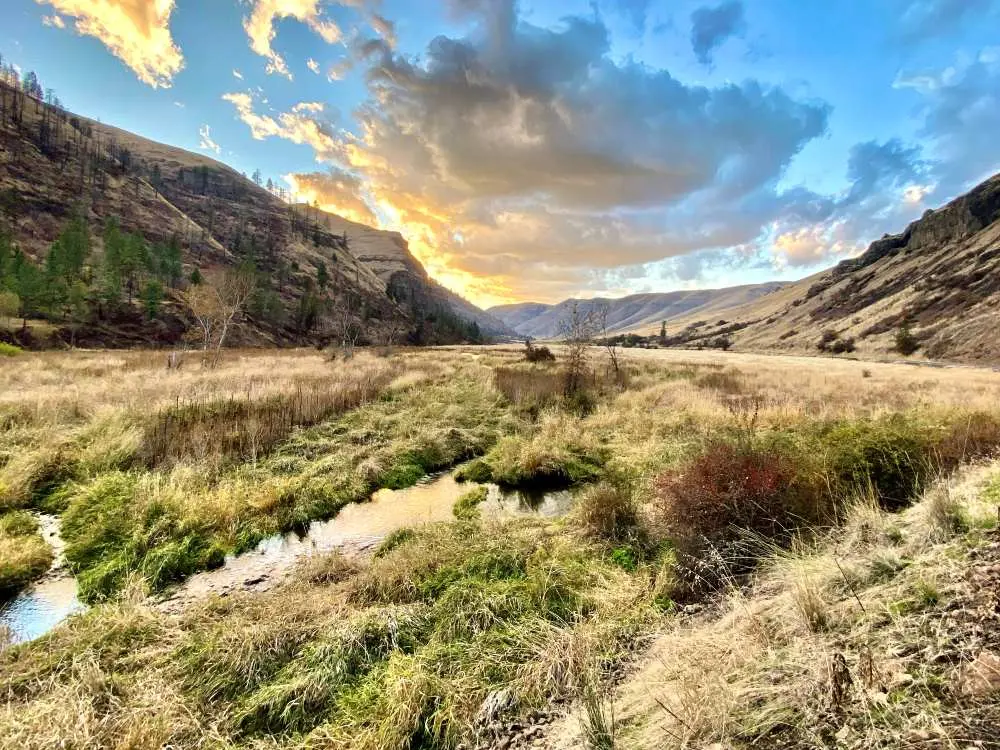 Lawyer Creek Canyon Flying B Ranch
