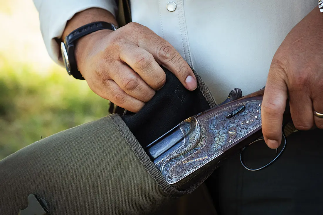 unsheathing gun